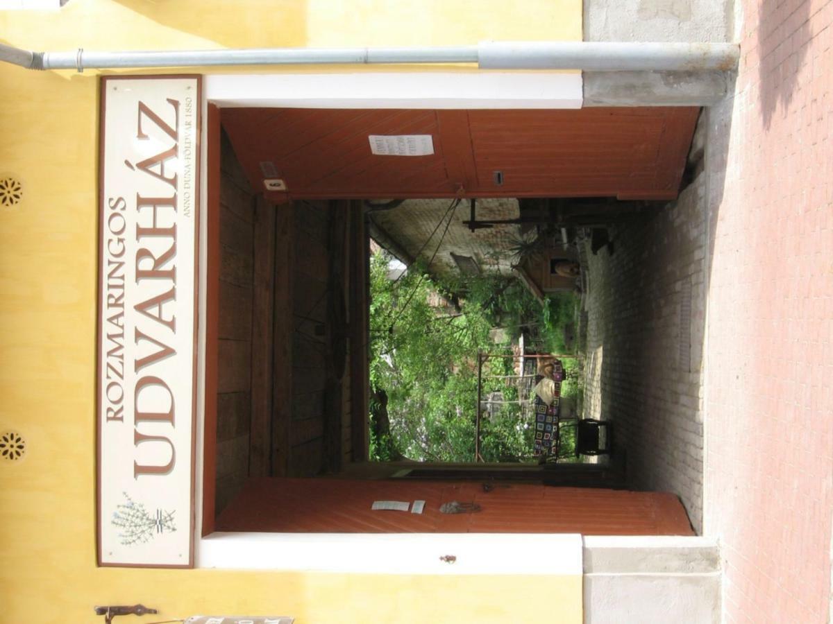 Rozmaringos Udvarhaz Dunafoldvar Εξωτερικό φωτογραφία